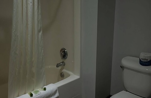 Dillon House | Perfect Vacation! 3 Great Units Near Attractions, Breakfast, Pet-Friendly!