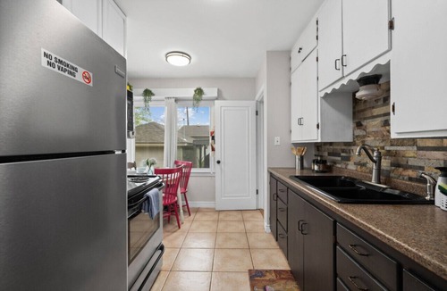 Central - Terry House | Pet Friendly, Private HOT TUB & Fenced Backyard