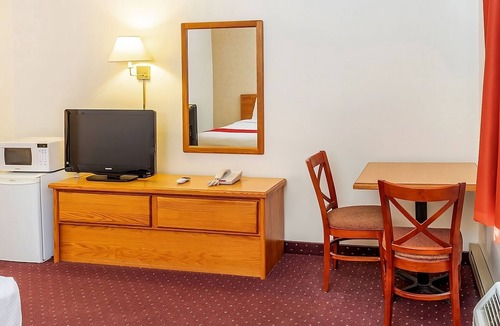Shelby Hotel | Pet-Friendly Property with Free Parking! Near Williamson Park
