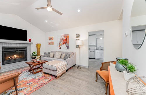 Charlotte House | Pet Friendly-Sleeps 8-Centrally located near University, NoDa, Uptown & Concord.