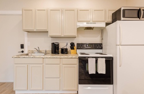 Great Falls Apartment | Pet Friendly Updated One Bedroom Apartment