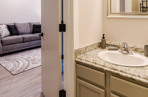 Great Falls Apartment | Pet Friendly Updated One Bedroom Apartment