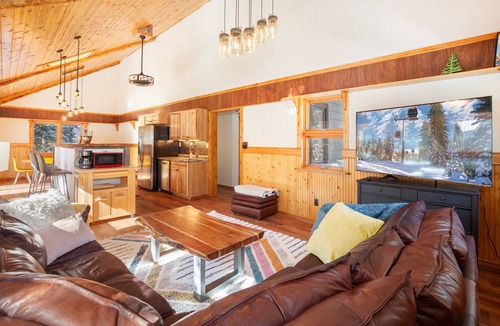 Sunny Slope House | Pet & Kid Friendly - 5 min to Main St. - Private Breckenridge Retreat