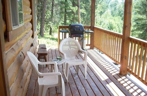 Huson Cabin | Picturesque Montana Log Cabin Overlooking the Nine Mile Creek
