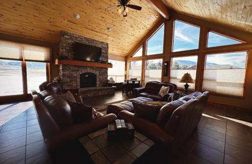 Red Lodge House | Pine Ridge Paradise