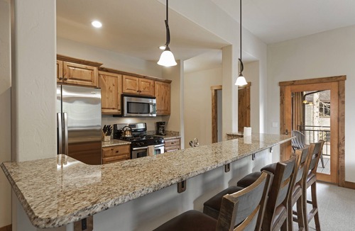 Whitefish Condo | Pines 4 bedroom condo just steps to slope! AC for those hot summer days/underground parking