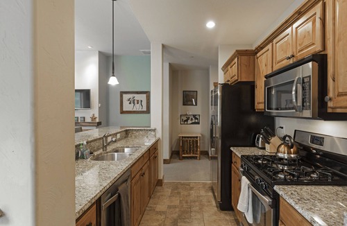 Whitefish Condo | Pines 4 bedroom condo just steps to slope! AC for those hot summer days/underground parking