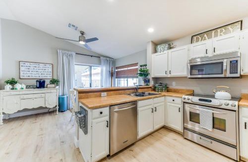 Villages Of Park Village House | Pool Access! Extended Snowbird Escape in Gilbert