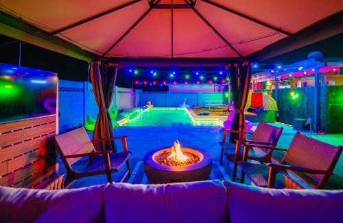 Scottsdale Estates Six House | Poolside Nights & Neon Vibes! Scottsdale Escape