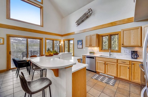 Breckenridge House | Powder Moose Villa-Stunning Mountain Views from this Private Home with Hot Tub.