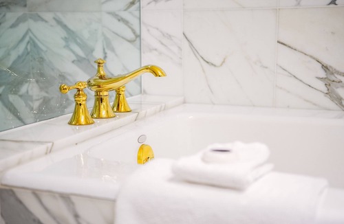 Rio Grande Hotel | Premier 2 Queen | Grand America | Pools, wellness, downtown SLC