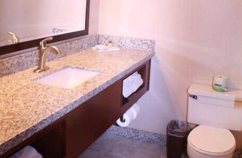 Cody House | Prime Downtown Location! On-site Pool and FREE Parking!