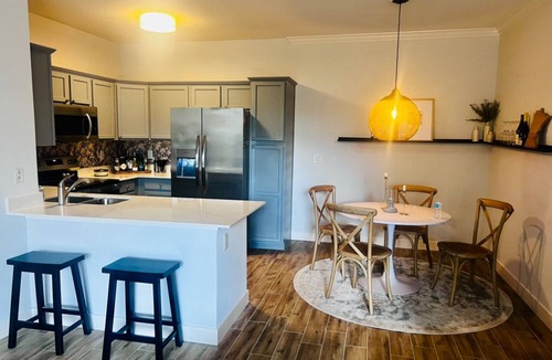 Desert Paradise Estates Condo | Prime Scottsdale Condo: Walk to Kierland and The Quarter, 30 day minimum.