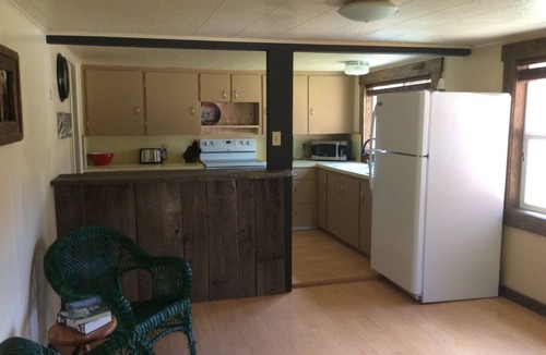 Gardiner House | Private, Cozy , Mountain Home Located On A Trout Stream - 10 Miles To YNP