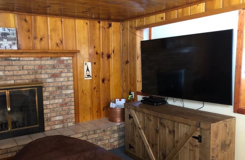 Sula Cabin | Private East Fork River Cabin, 2 acres, 30 minutes to ski hill & Darby