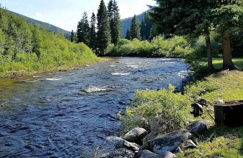 Sula Cabin | Private East Fork River Cabin, 2 acres, 30 minutes to ski hill & Darby