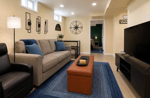 Twin Falls House | Private Fenced Yard - Full Kitchen - Laundry - Pets