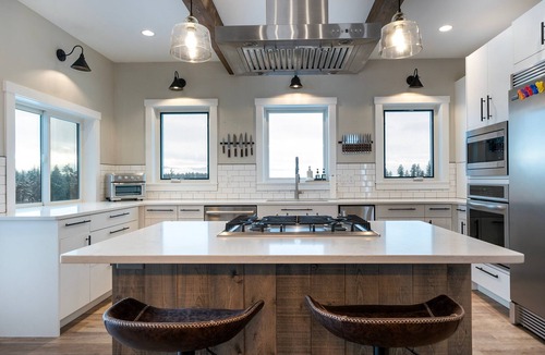 Kalispell House | Private Hot Tub | Dog Friendly | Game Room w/Pacman & Foosball! - Mountain Whispers
