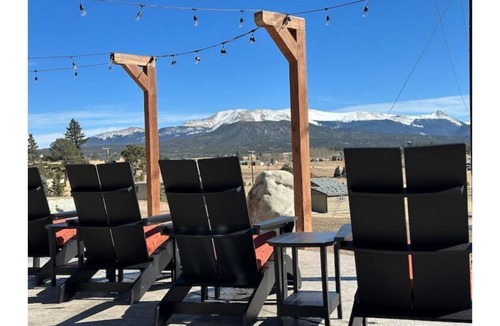 Divide House | Private Luxury Spa Retreat -Mountain View, Hot Tub & Sauna