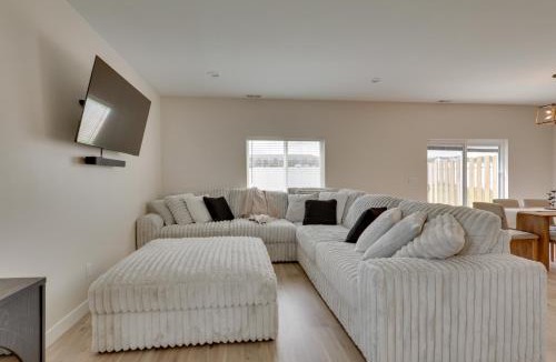 Williston House | Professional Base in Williston! New-Build Townhome