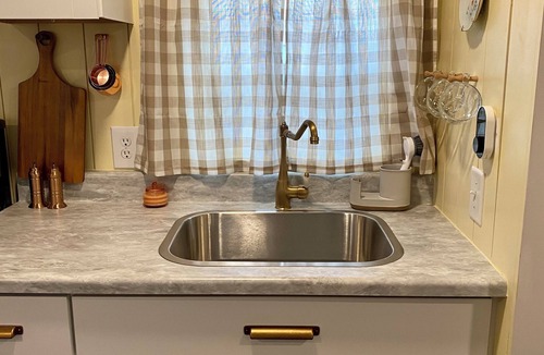 Pompeys Pillar Cottage | Quaint Cottage @ Fort Nibbe
