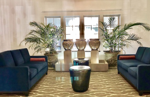 Waldorf Hotel | Quality Suites Waldorf
