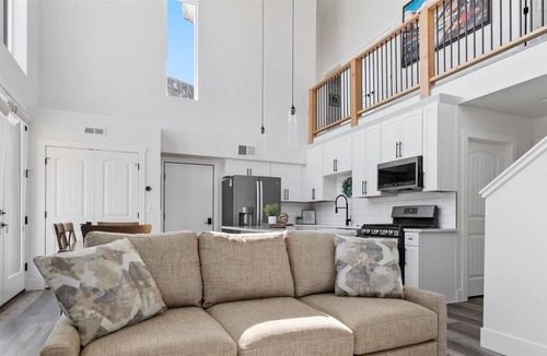 Whitefish House | Quarry B10 - Stunning Quarry unit w/ access to community pool, spa , gym & more!