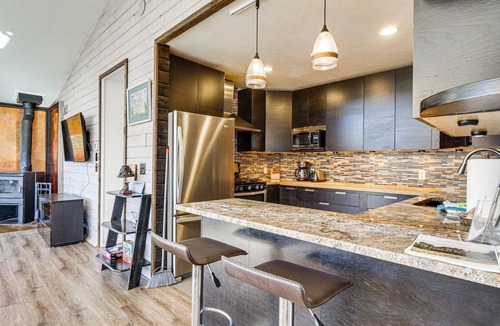 Alma House | Quiet Alma Home w/Deck - 20 Mi to Breckenridge!
