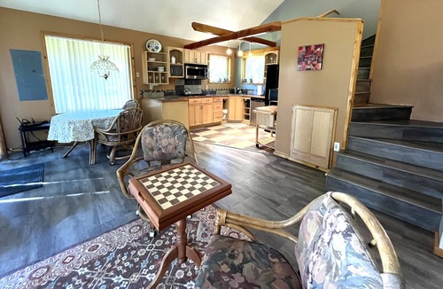 Hope Cabin | Quiet cabin in theTrees Boat parking Large bedroom 2 Bathrooms Fireplace W/D