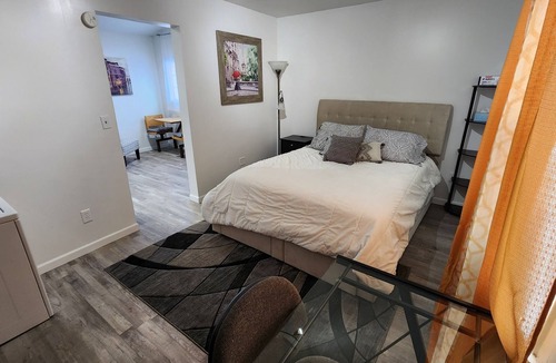 Butte House | Quiet Cozy Tiny House Near Everything