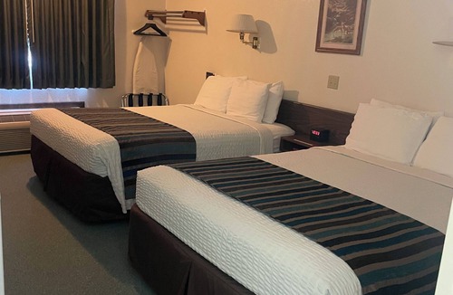 Forsyth Hotel | Rails Inn