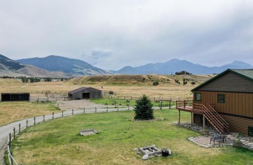 Livingston House | Rancho Deluxe Lodge