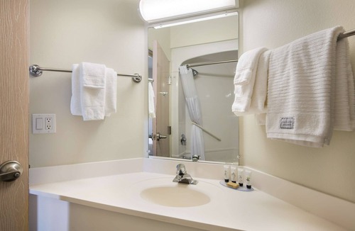Butte Hotel | Red Lion Inn & Suites Butte