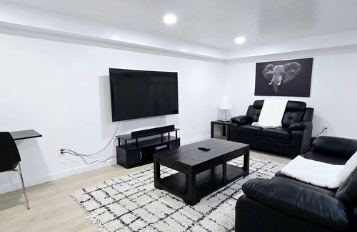 West Valley City House | Relax Oasis @ SLC near Airport Downtown Ski Hike