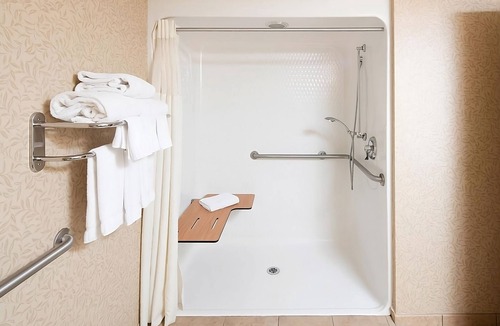 Kalispell Hotel | Relaxing Hideaway! Pets Allowed, Swimming Pool, Quick Drive to Kidsports Park!