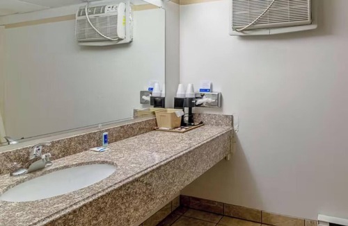 Devils Lake Hotel | Relaxing Room Ideal for Couples & Business Travelers, Parking Included!