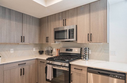 Kierland Condo | Remodeled Suite | Sonoran Solace Poolside Lounge
