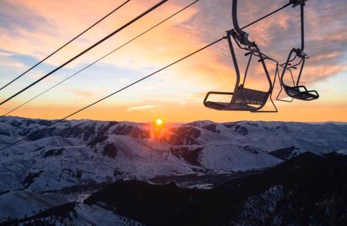 Elkhorn Village House | Ridge Condo - Luxury Condo with Resort Amenities