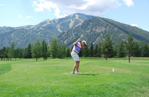Elkhorn Village House | Ridge Condo - Modern Luxury Condo w/Resort Amenities