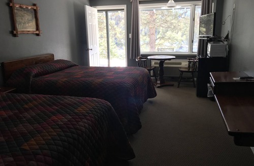 Thompson Falls Hotel | Rimrock Lodge