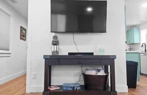 Grand Junction Cottage | River City Hideaway Pets Downtown Desk