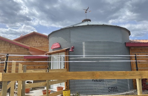Plains Villa | RIVER FRONT GRAIN SILO CHATEAU