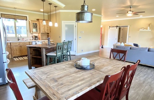 Florence House | River House-4 Bedroom 2.5 Bath