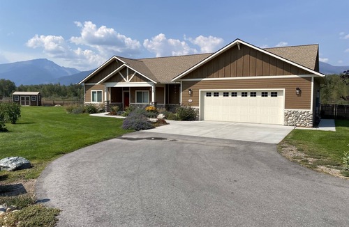 Florence House | River House-4 Bedroom 2.5 Bath
