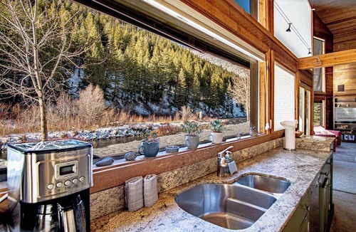 Ketchum House | River House - 4BD Riverfront, Hot Tub, Near SV Ski Lifts!