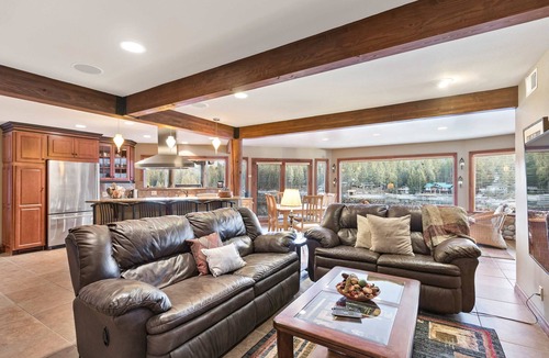 Post Falls House | Riverfront 4BR Lodge w/Dock, Sauna & Game Room