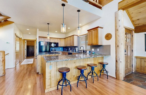 San Juan River Village House | Riverfront Lodge | Hot Tub | Game Room
