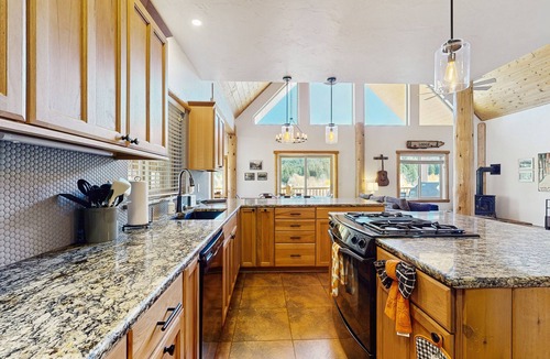San Juan River Village House | Riverfront Lodge | Hot Tub | Game Room