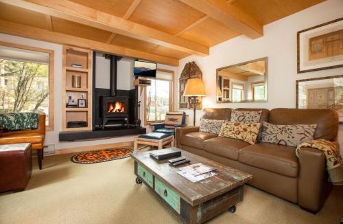 Teton Village Apartment | RMR: La Choumine 2 Condo in Teton Village Steps from the Mountain