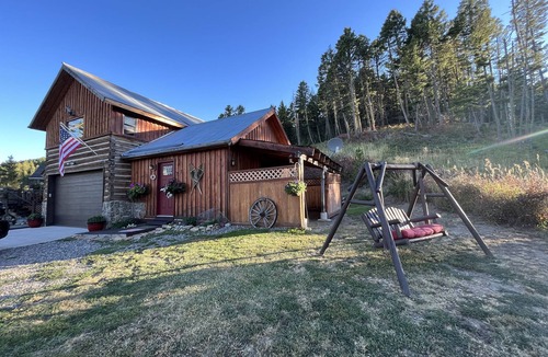 Livingston Cabin | Rocky Mountain Retreat 1 hr to Yellowstone Park, 20 min Bozeman,Livingston, MSU